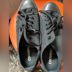 Converse Tennis shoes